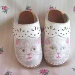 Toddler Girl Shoes Clogs Kitty Size 9 Euro 26 white pink Hand Painted shabby